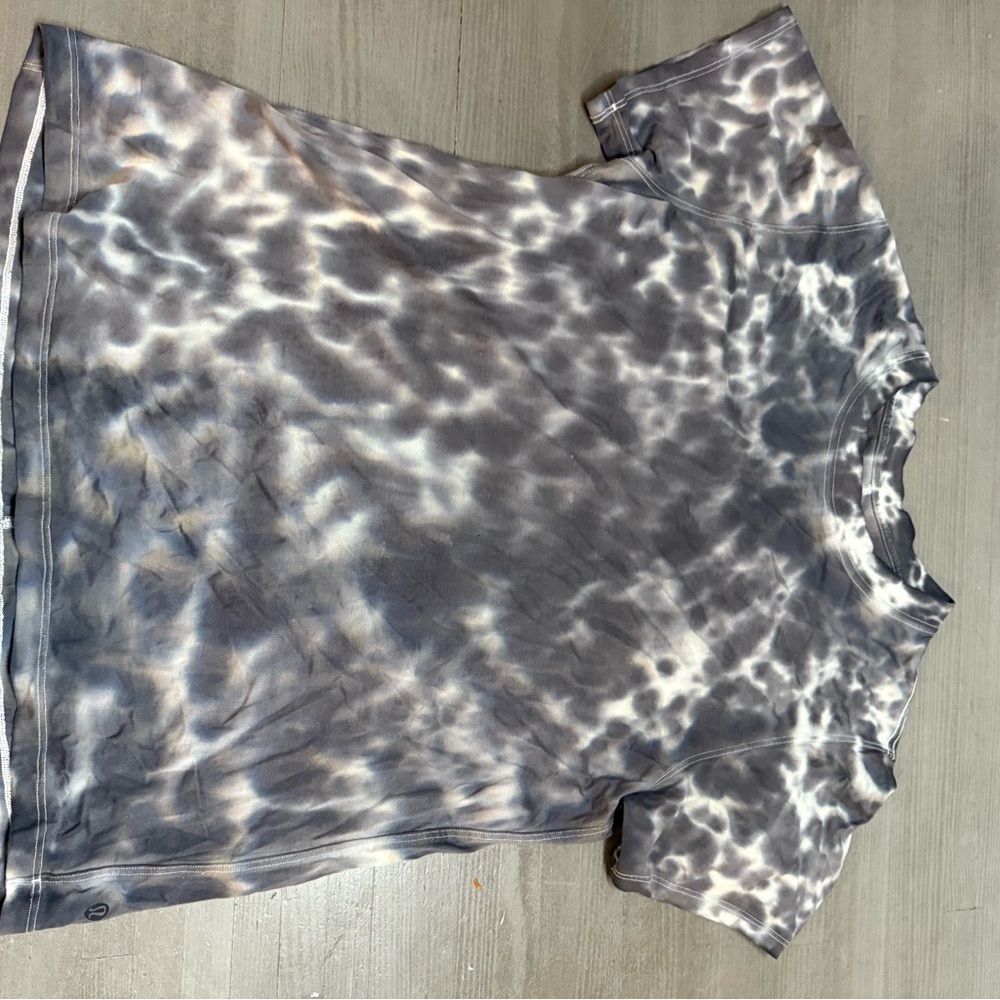 Lululemon Tie-Dye T-Shirt in Black and Gray